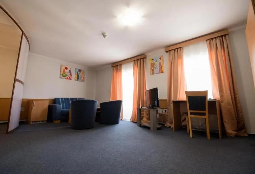 Deluxe Zimmer, Clavis