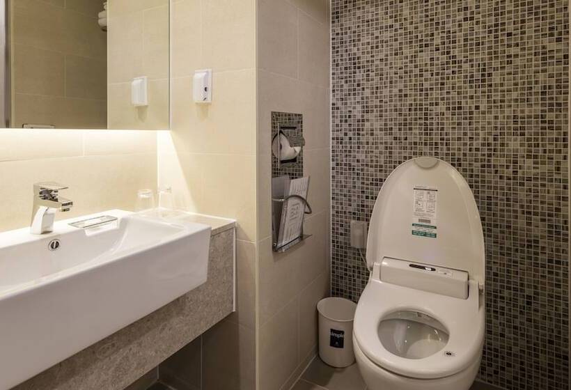 이그제큐티브 스위트, The First Stay