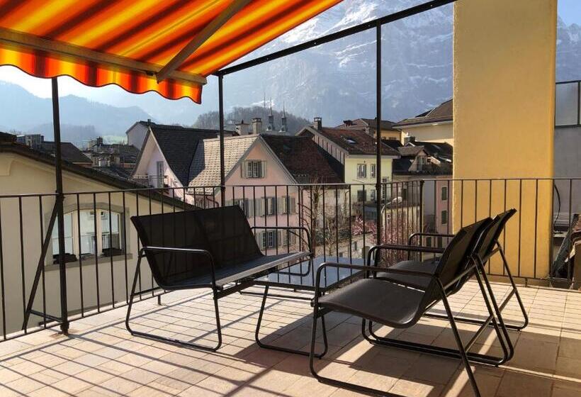 غرفة قياسية مزوَّدة بشُرفة, Freihof