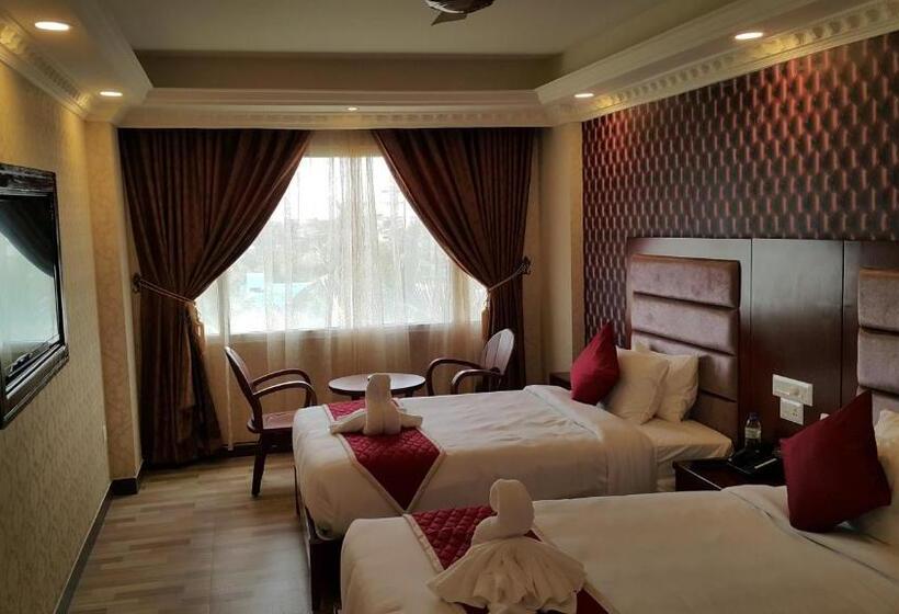 Номер Deluxe, Hyders Park  The Business