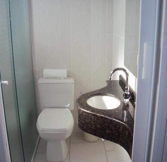 חדר סטנדרט, Laf