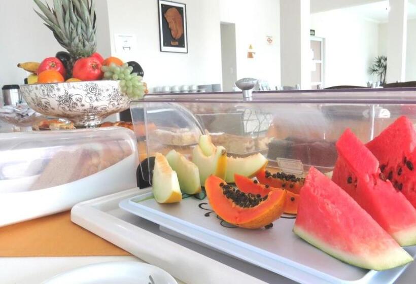 חדר סטנדרט לארבעה, Laf