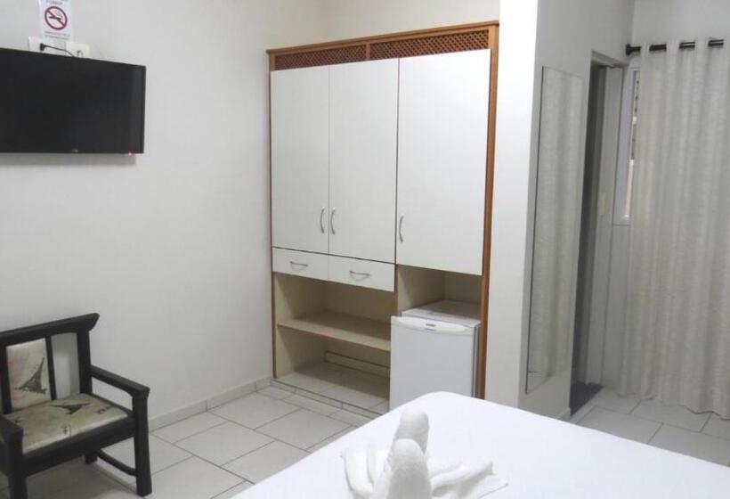 חדר דחוקס עם מיטת קינג, Laf