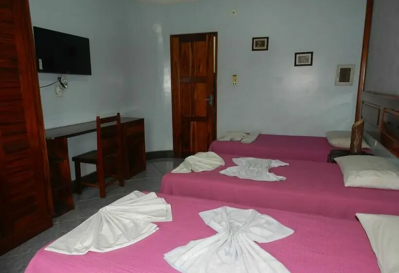 Deluxe Kolmen Hengen Huone, Mara