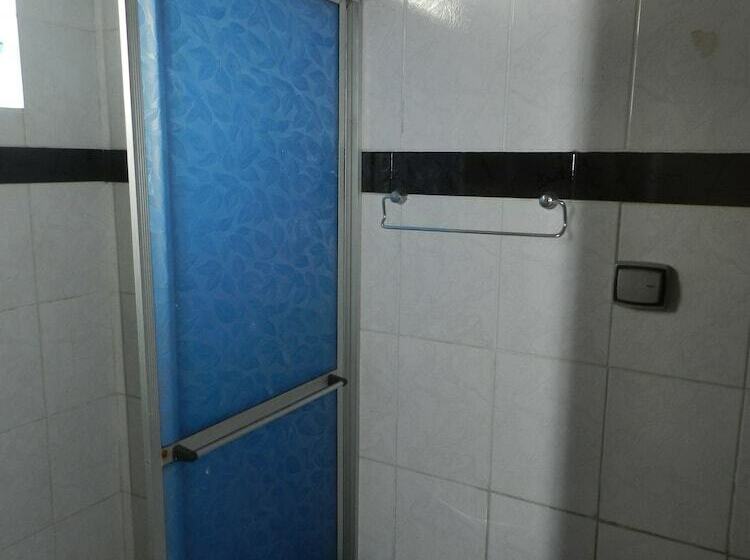 غرفة ديلوكس ثلاثية, Mara