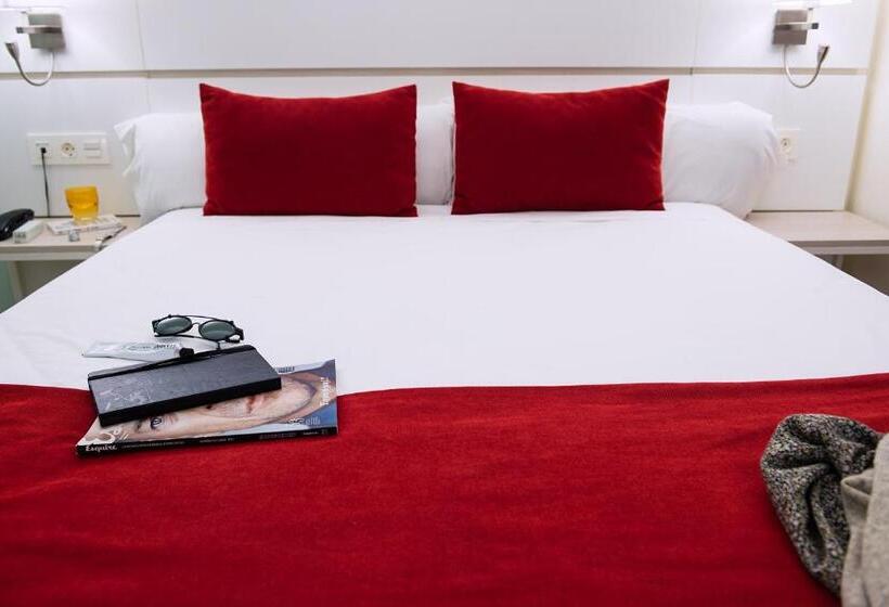 발코니 디럭스 룸, Pompaelo Plaza Del Ayuntamiento & Spa