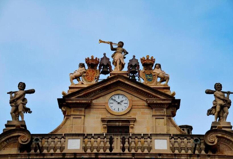 패밀리 룸, Pompaelo Plaza Del Ayuntamiento & Spa