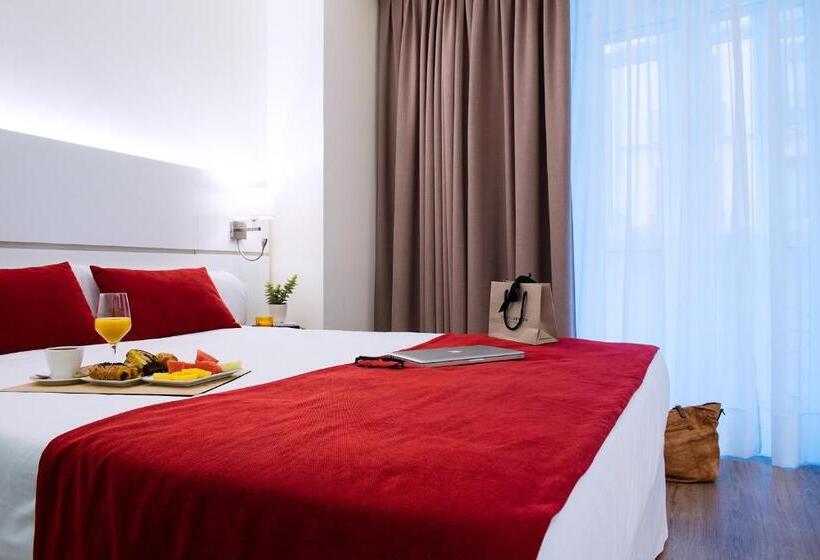 Номер Deluxe с Балконом, Pompaelo Plaza Del Ayuntamiento & Spa