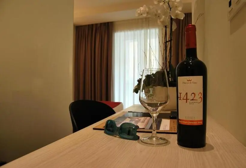 Deluxe-huone Parveke, Pompaelo Plaza Del Ayuntamiento & Spa