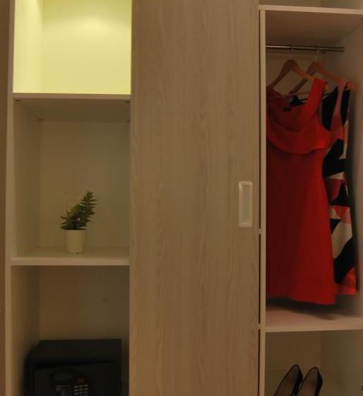 발코니 디럭스 룸, Pompaelo Plaza Del Ayuntamiento & Spa