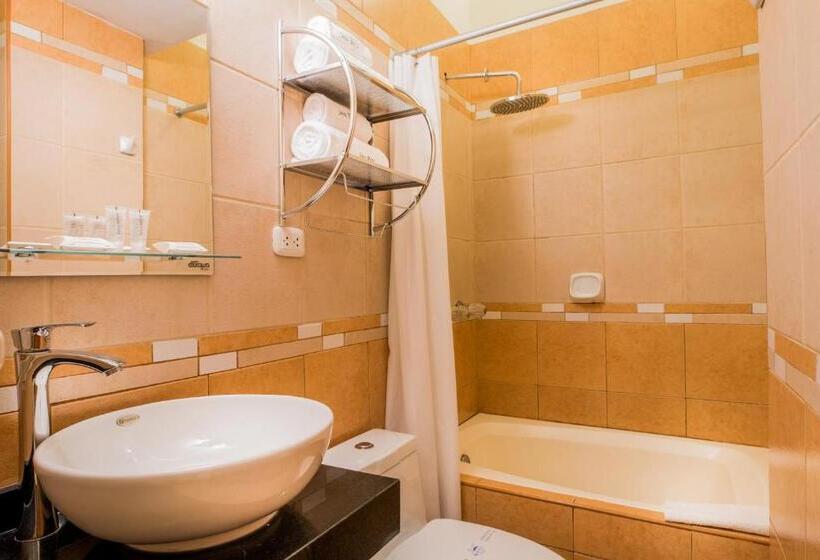 חדר סטנדרט לשלושה, Santa Marta