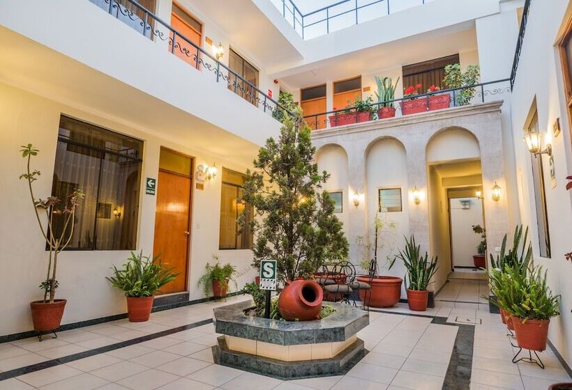 标准三人间, Santa Marta