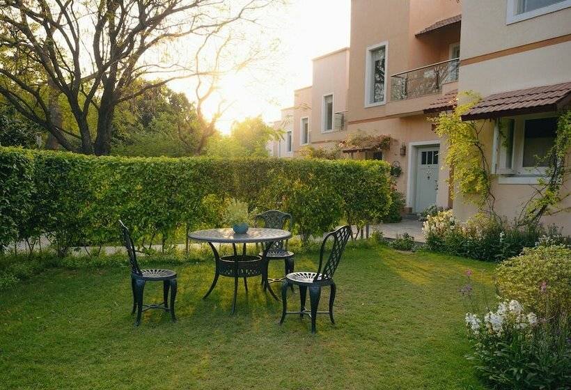 إستوديو قياسى, Karma Chalets