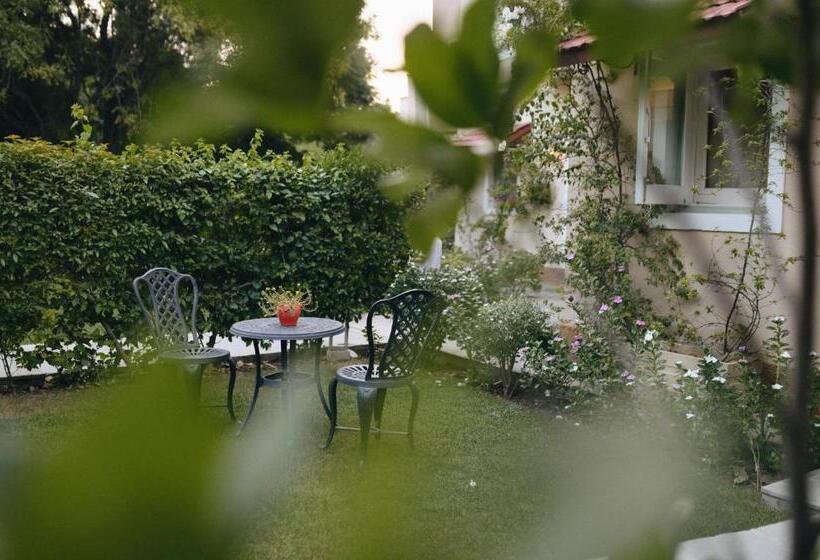 إستوديو قياسى, Karma Chalets