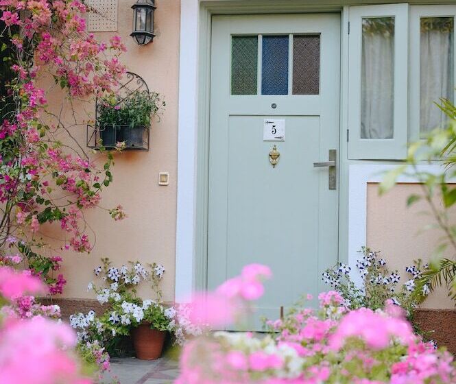 إستوديو قياسى, Karma Chalets