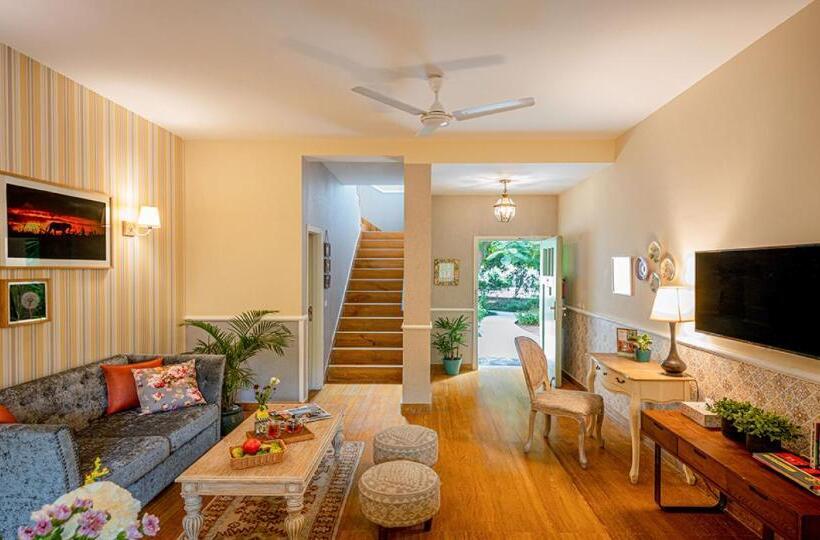 شقة غرفتين, Karma Chalets