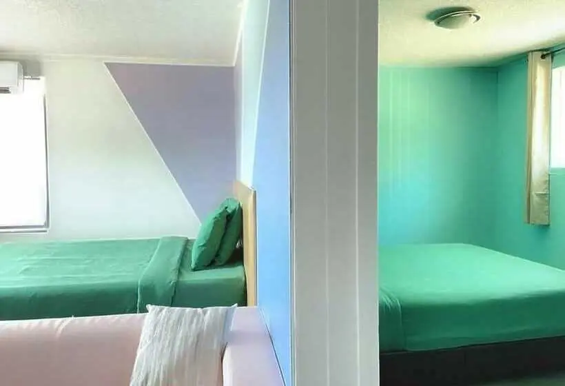 Perhehuone, Stop 21 Motel