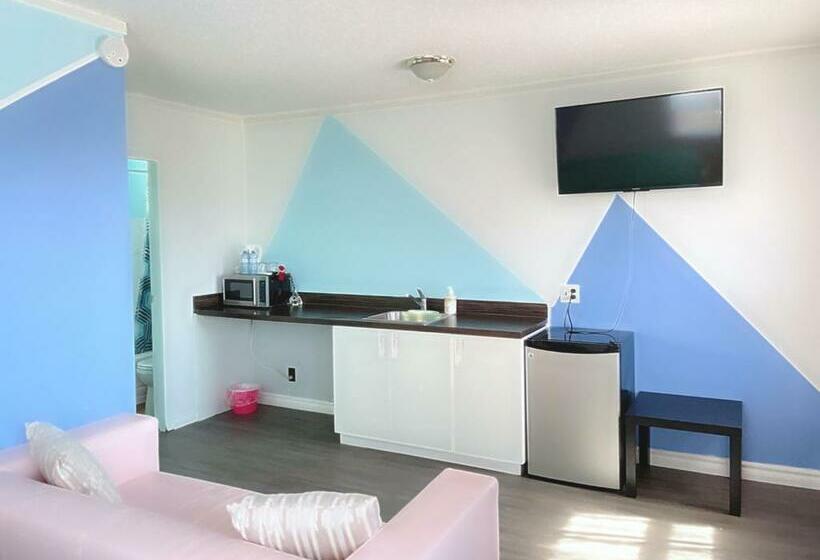 غرفة عائلية, Stop 21 Motel