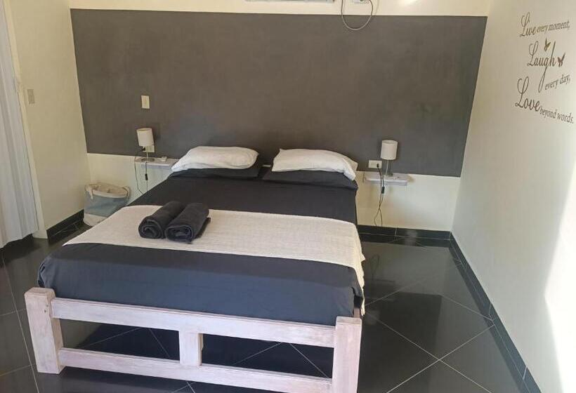 ガーデンビューファミリールーム, B&b Le Villette Las Lajas