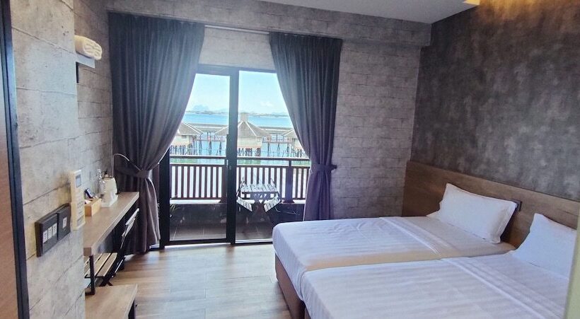 חדר סטנדרט נוף לים, Cube Bed Station   Hostel