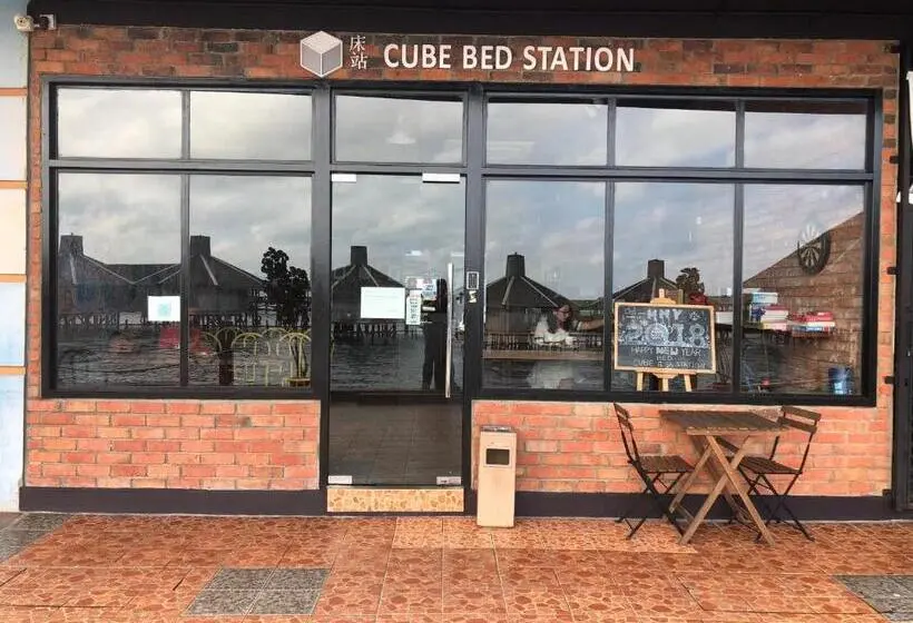 Standard-huone Merinäkymä, Cube Bed Station   Hostel