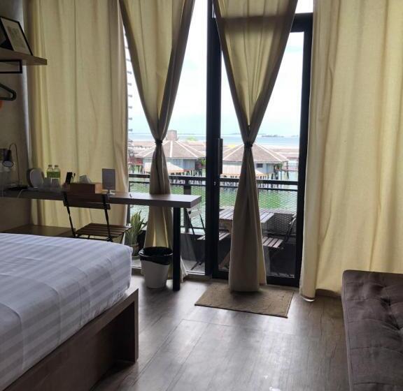 חדר סטנדרט נוף לים, Cube Bed Station   Hostel