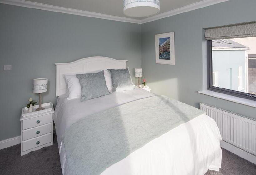 غرفة ديلوكس مطلّة علي البحر, Driftwood B&b