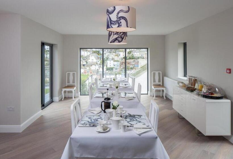 غرفة ديلوكس مطلّة علي البحر مزوَّدة بشُرفة, Driftwood B&b