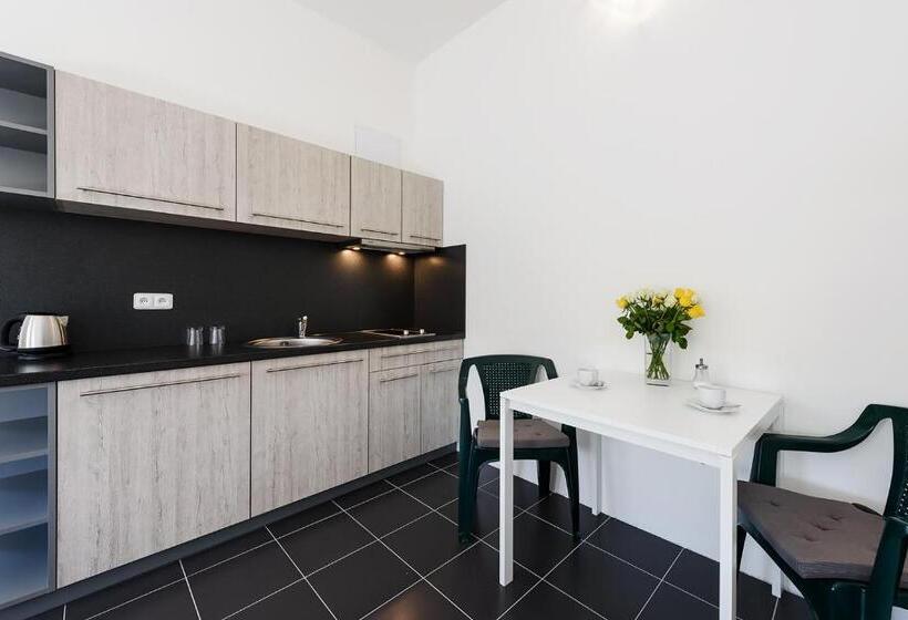 Апартаменты 1 Спальня, Alex