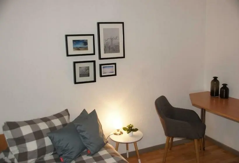اتاق اکونومی یک تخته, Jägerhof