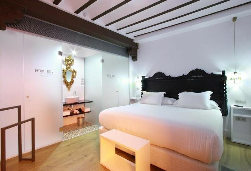 スタンダードルーム, Patria Chica