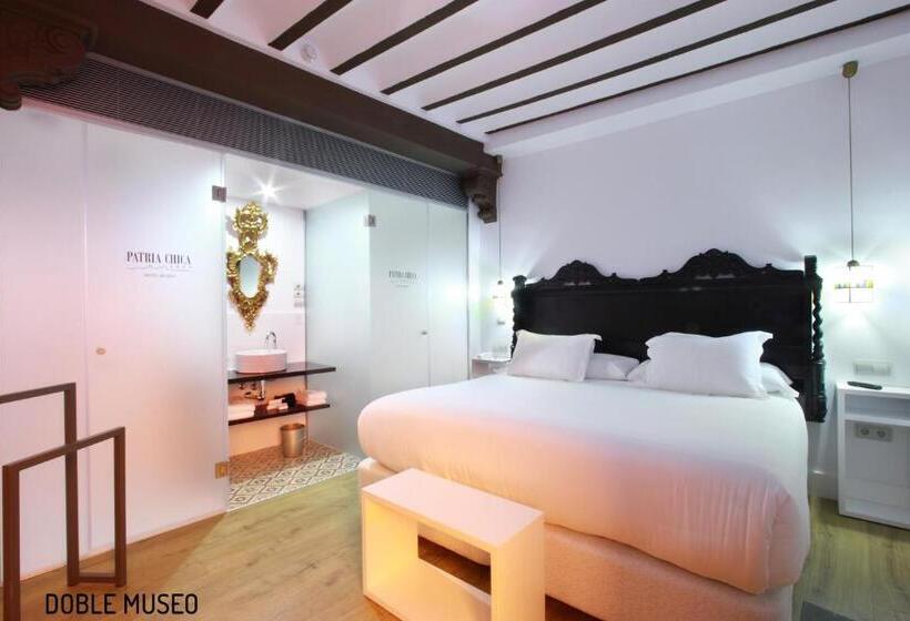デラックスルーム, Patria Chica