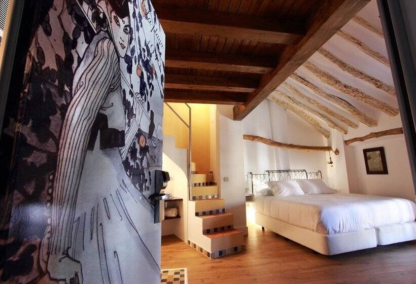 スーペリアールーム, Patria Chica