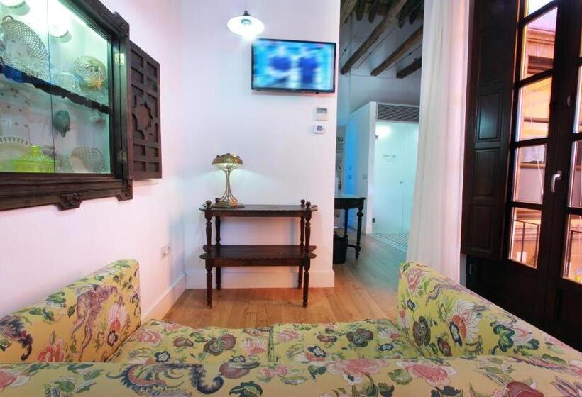 スイート, Patria Chica