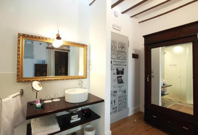 デラックスルーム, Patria Chica