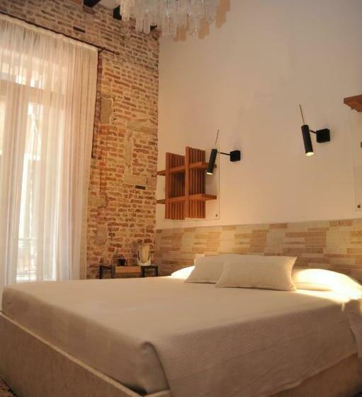 Superior Room, 3c B&b