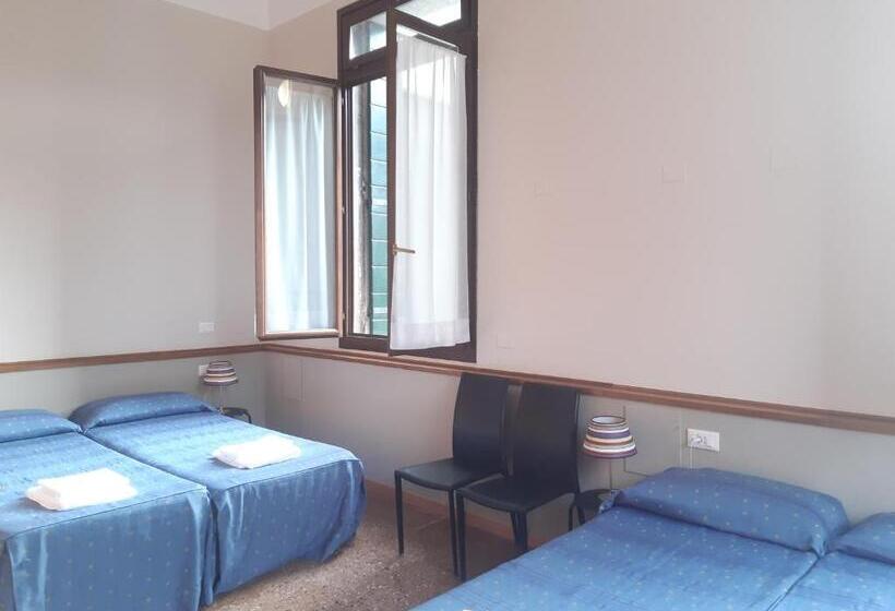 اتاق استاندارد چهار تخته, Foresteria Valdese Venezia