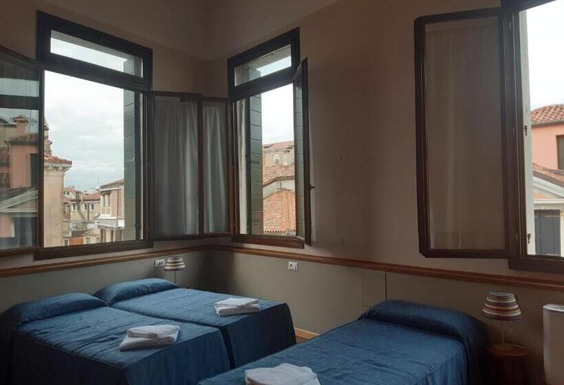 اتاق استاندارد چهار تخته, Foresteria Valdese Venezia