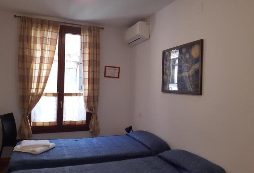 اتاق استاندارد سه نفره, Foresteria Valdese Venezia
