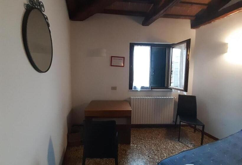 اتاق استاندارد با سرویس بهداشتی مشترک, Foresteria Valdese Venezia