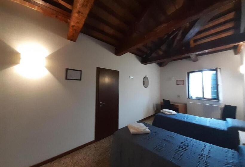 اتاق استاندارد با سرویس بهداشتی مشترک, Foresteria Valdese Venezia
