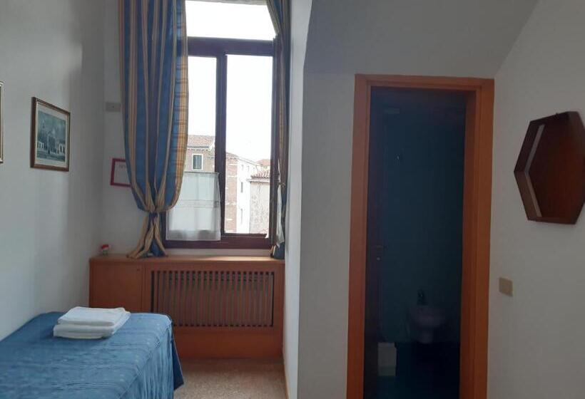 اتاق استاندارد, Foresteria Valdese Venezia