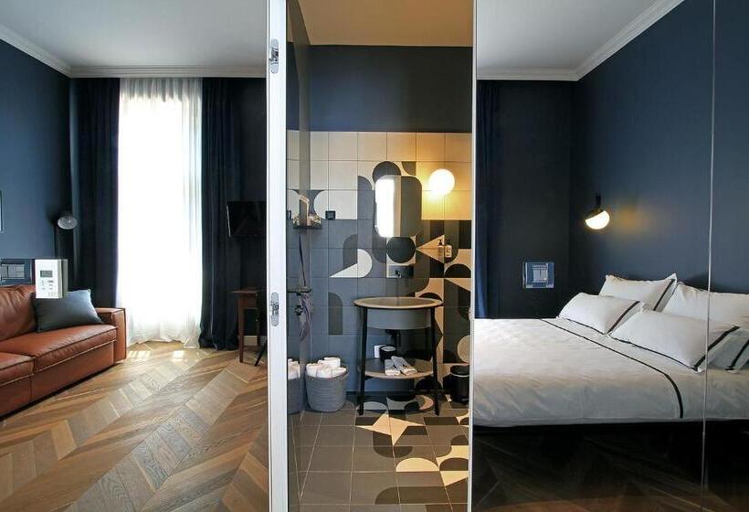 带阳台的豪华间, Almayer Art & Heritage Adults Only Hotel And Dépendance Rooms