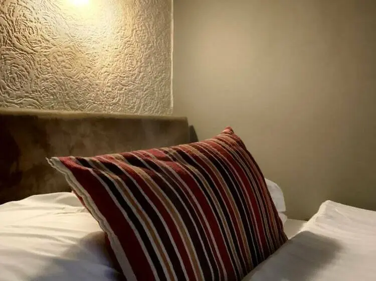 Standard-invahuone, Glenlossie Guest House