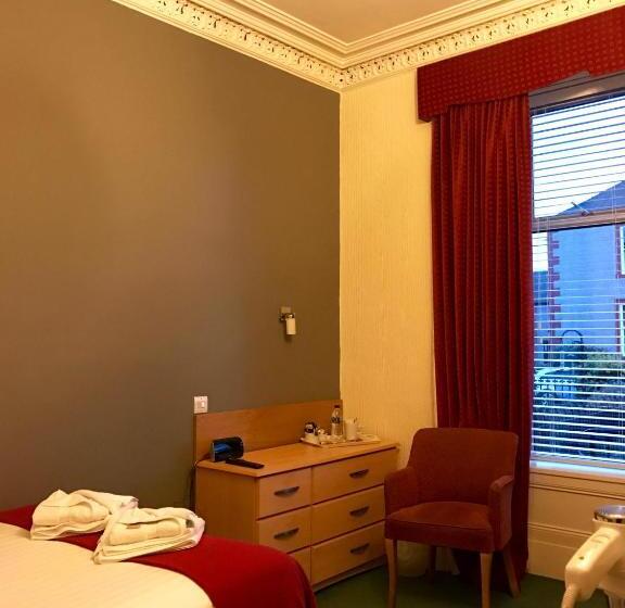 חדר סטנדרט מותאם לאדם עם מוגבלויות, Glenlossie Guest House