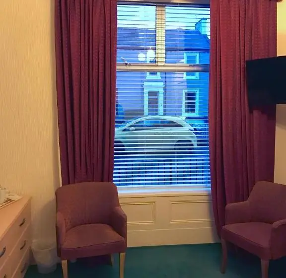 Standard-invahuone, Glenlossie Guest House
