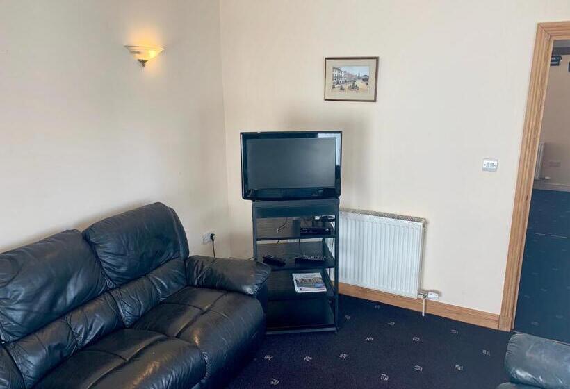 סוויטה משפחתית, Glenlossie Guest House