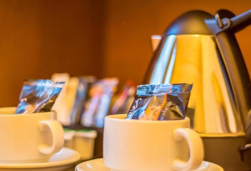 行政房间, A Park View