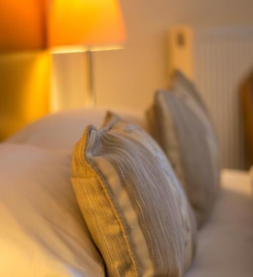 סוויטה משפחתית, A Park View