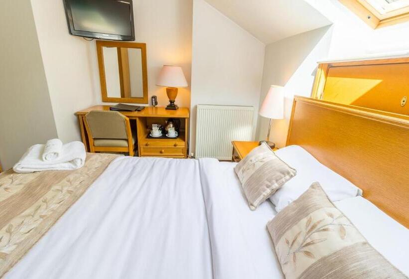 סוויטה משפחתית, A Park View